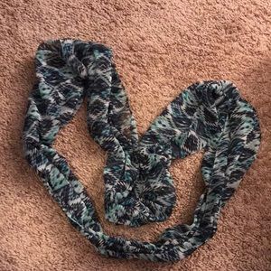 Infinity scarf
